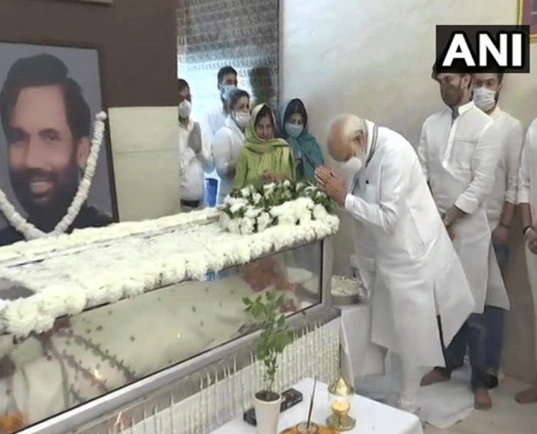 Union Minister Ram Vilas Paswan passed away, President and PM Modi paid tribute